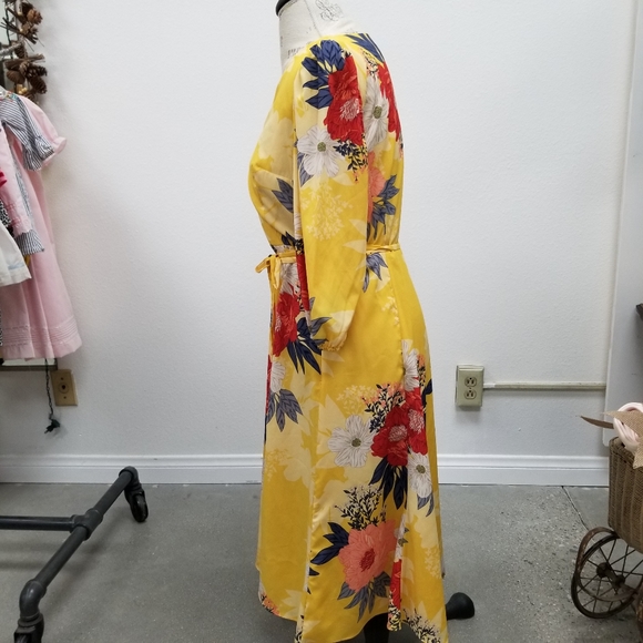 Eliza J, 10 Petite dress, yellow flowered - Picture 6 of 7